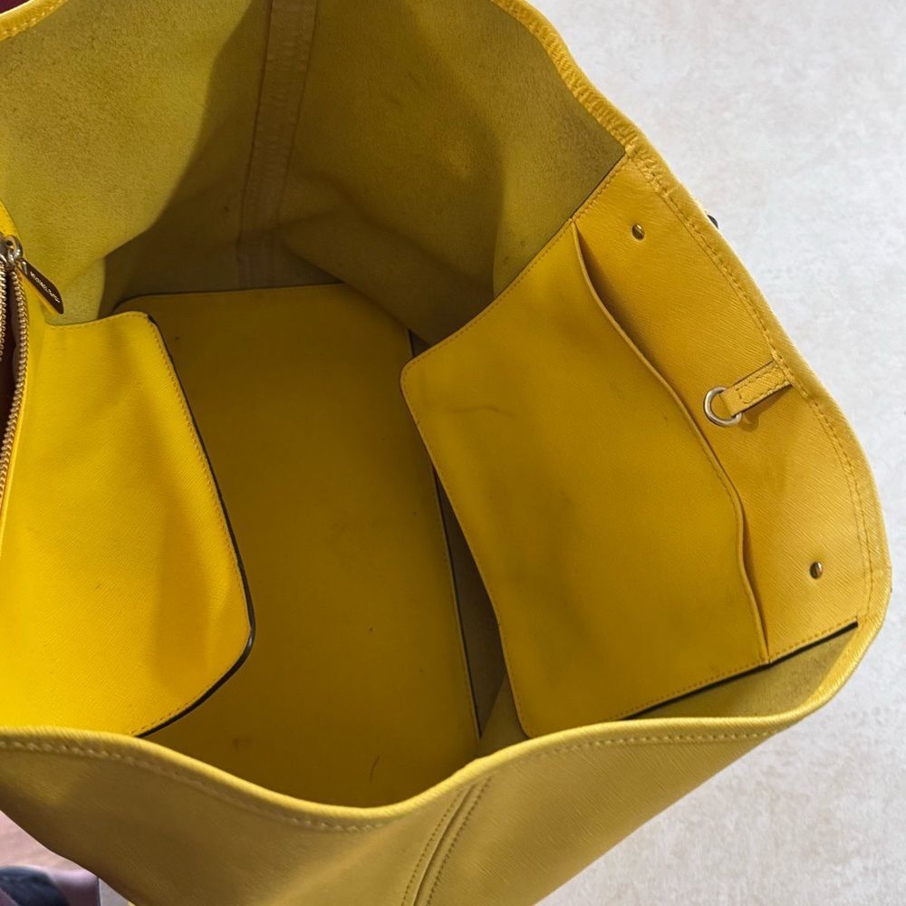 Michael Kors Yellow Tote Bag purse - Picture 6 of 9